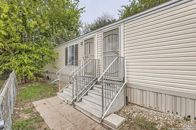$800 | 4423 East Houston Street, San Antonio, TX 78219