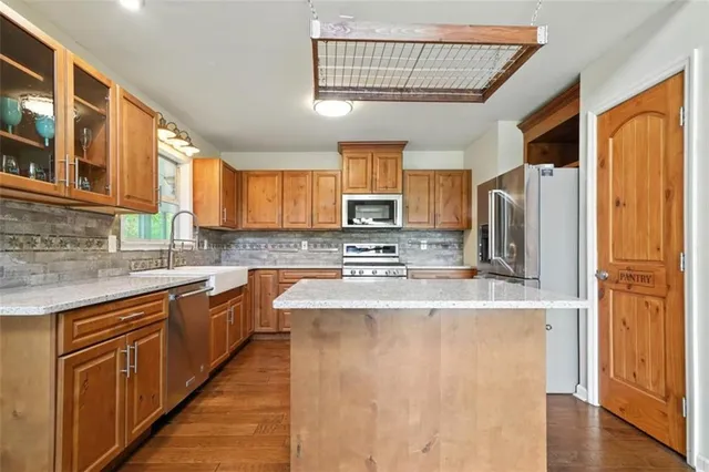 $659,900 | 27 Twinbrook Drive, Blairsville, GA 30512