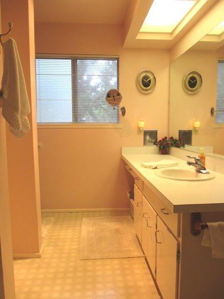 8251 North Applegate Road Grants Pass, OR 97527 - Photo 19 of 35 a bathroom with a sink and a mirror
