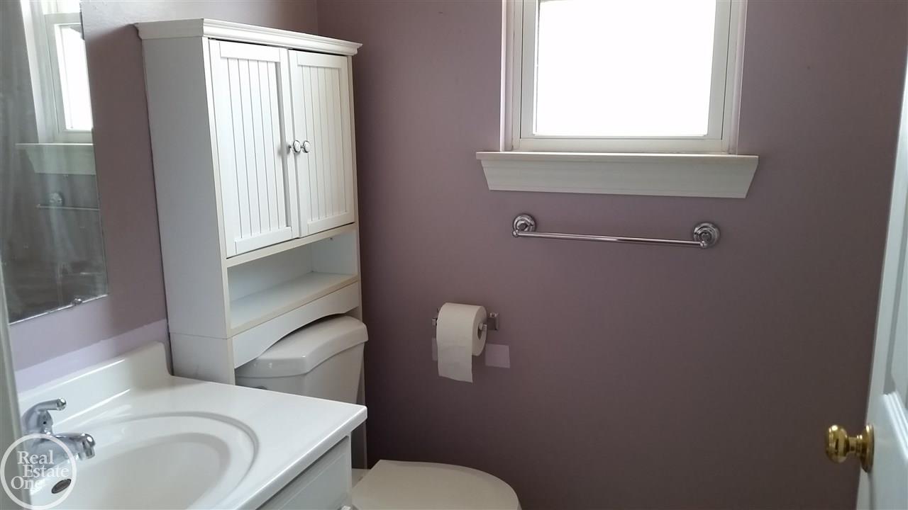 2622 Maple Street Port Huron, MI 48060 - Photo 9 of 14
