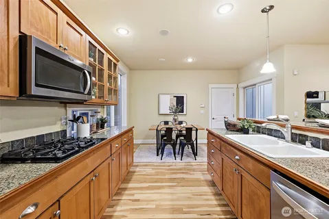 $649,950 | 6412 122nd St Court East, Puyallup, WA 98373