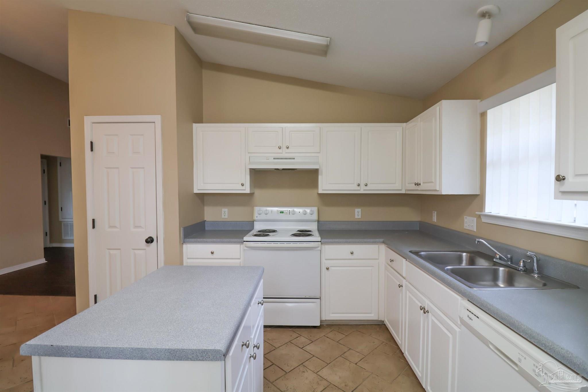 7909 Cayenne Way Pensacola, FL 32526 - Photo 12 of 18