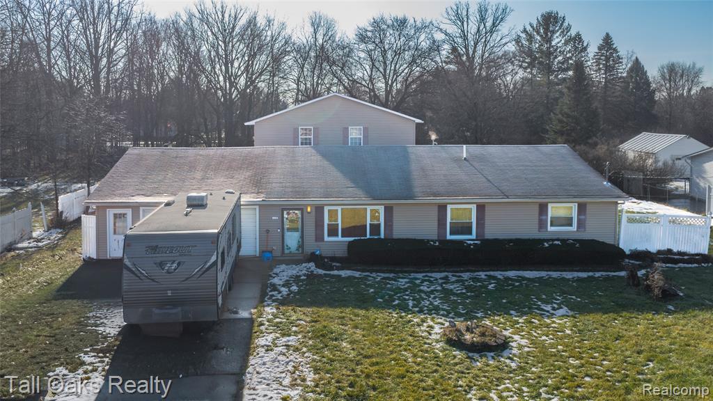 6054 East Pierson Road Flint, MI 48506 - Photo 1 of 38