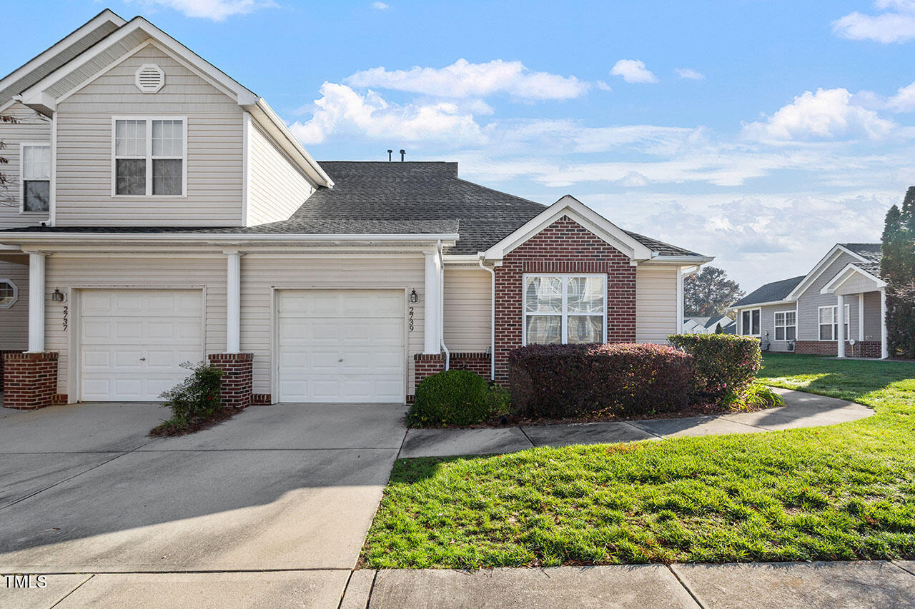 2739 Andover Glen Road Raleigh, NC 27604 - Photo 3 of 29 One Car Grage