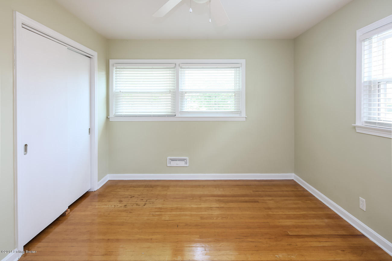 1602 Whippoorwill Road Louisville, KY 40213 - Photo 10 of 23 RealTourCast _ Family Realty _ Whippoorw