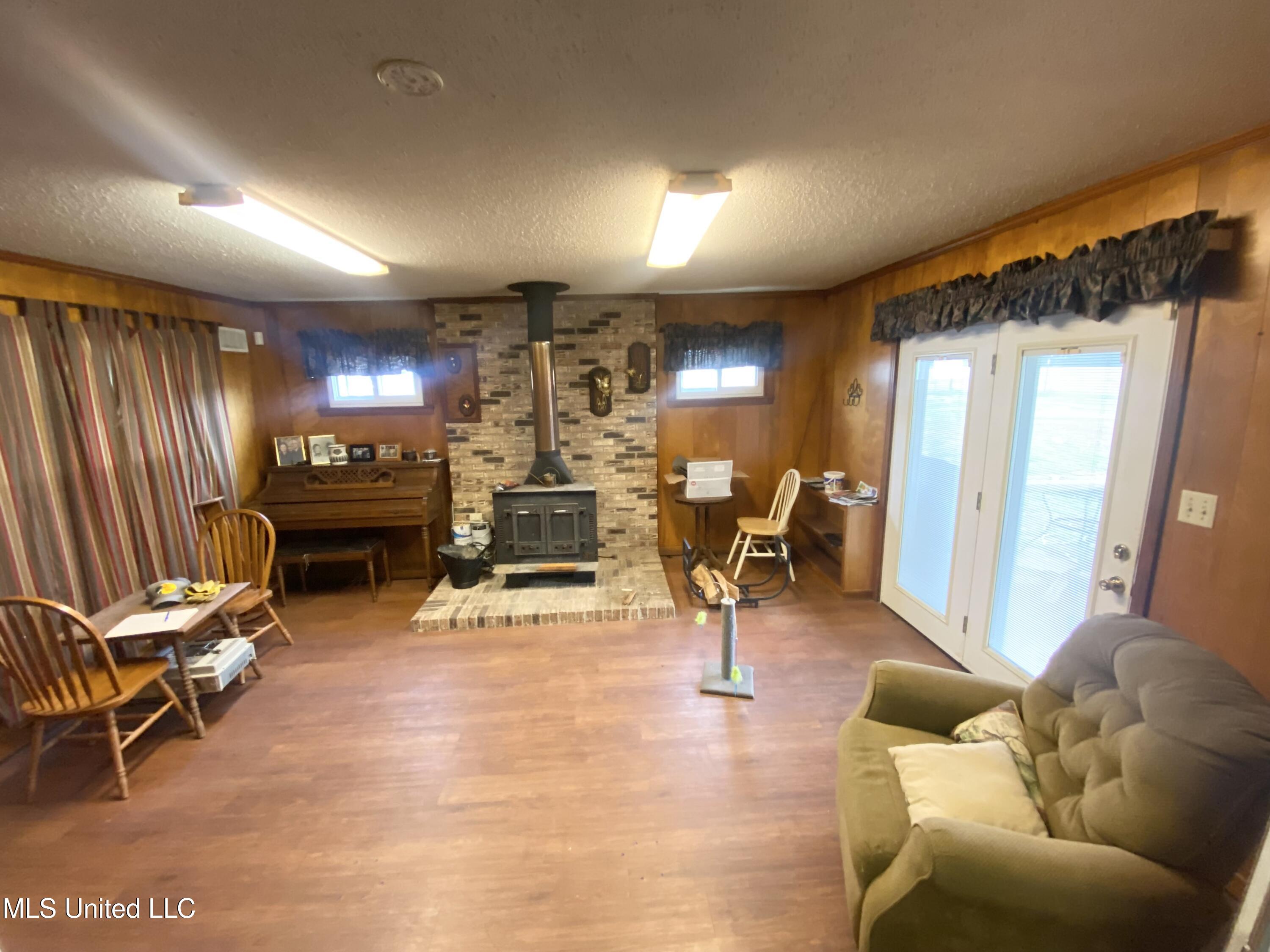 1048 Barnes Road Crystal Springs, MS 39059 - Photo 12 of 46 IMG_4963