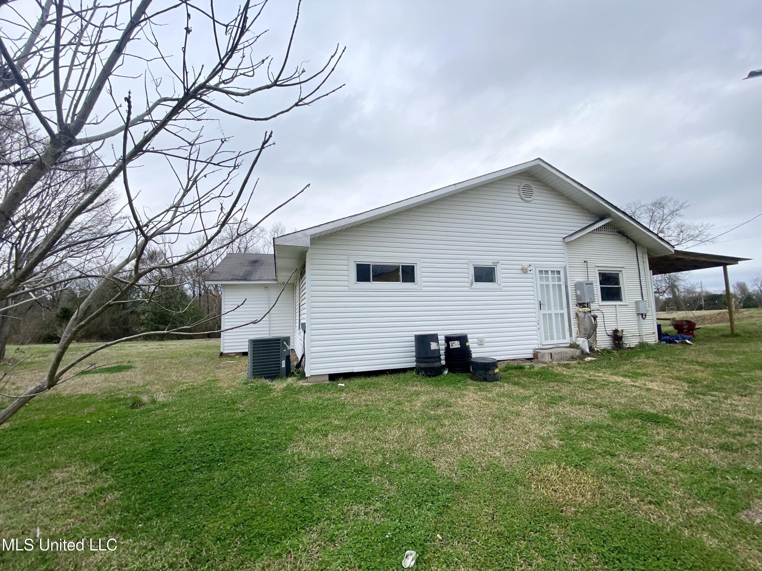 1048 Barnes Road Crystal Springs, MS 39059 - Photo 4 of 46 IMG_5005