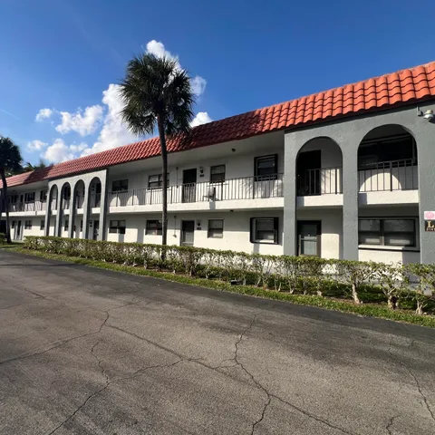 $1,950 | 2141 Woolbright Road, Unit L204, Boynton Beach, FL 33426