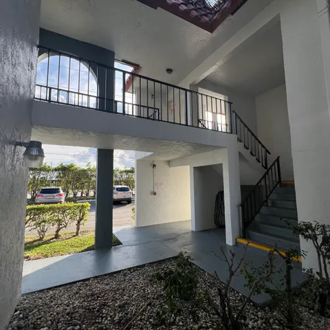 $1,950 | 2141 Woolbright Road, Unit L204, Boynton Beach, FL 33426