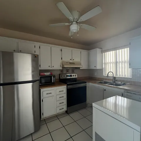 $1,950 | 2141 Woolbright Road, Unit L204, Boynton Beach, FL 33426