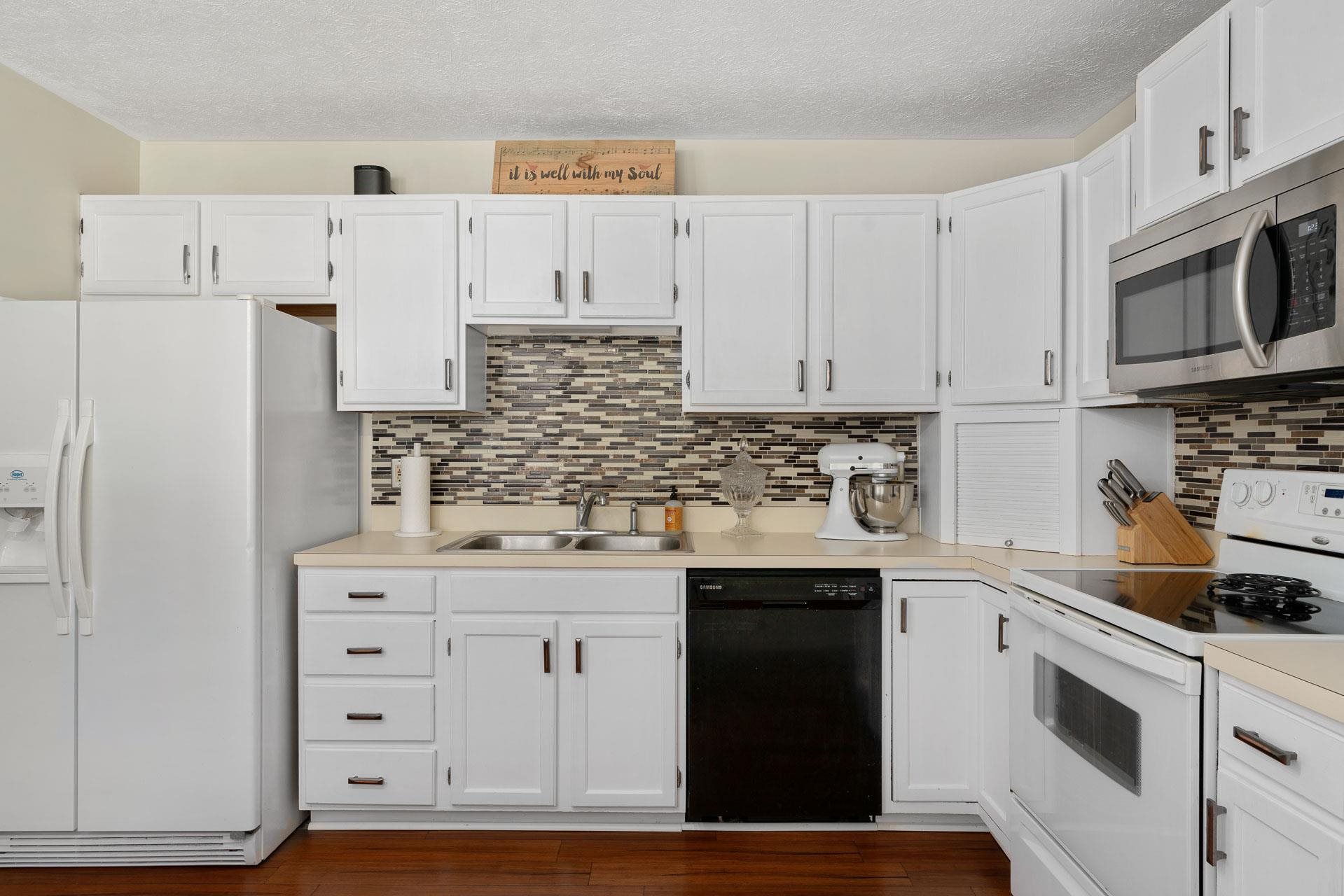 52833 Emmons Road South Bend, IN 46637 - Photo 5 of 21 Gallery Image 5