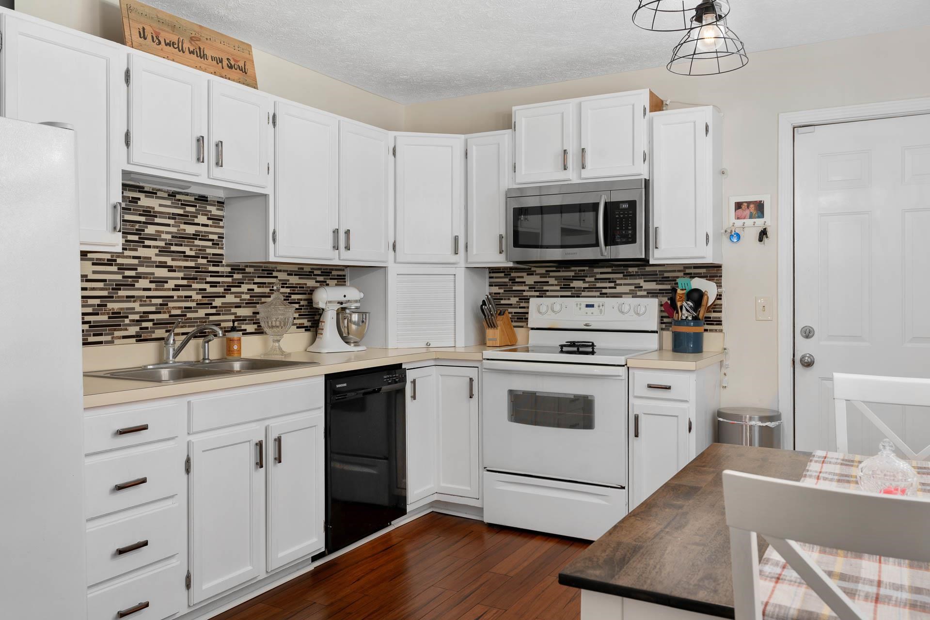52833 Emmons Road South Bend, IN 46637 - Photo 6 of 21 Gallery Image 6