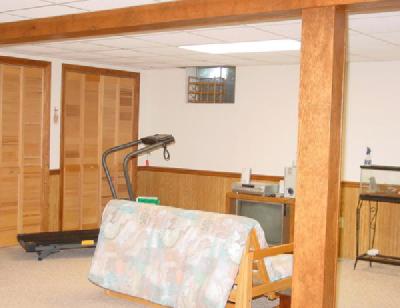 1818 Meadows Road Hellertown, PA 18055 - Photo 8 of 10 Family Room