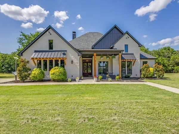 $1,539,000 | 31665 Farm To Market 121, Tioga, TX 76271