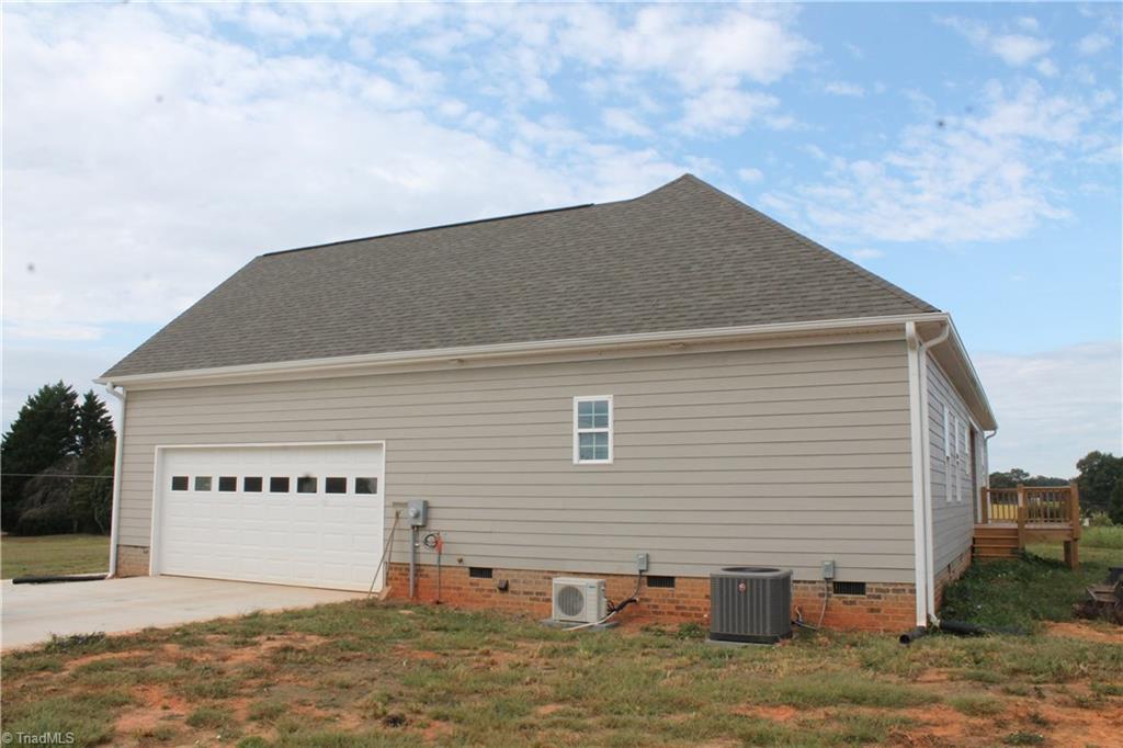 113 Venable Road Dobson, NC 27017 - Photo 3 of 17 Gallery Image 3
