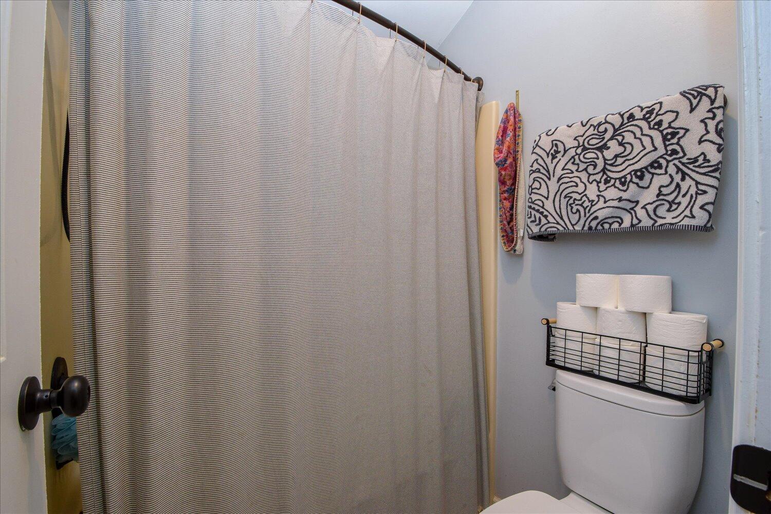 3279 Forest Ridge Road Roanoke, VA 24018 - Photo 17 of 21 a bathroom with a toilet and a sink