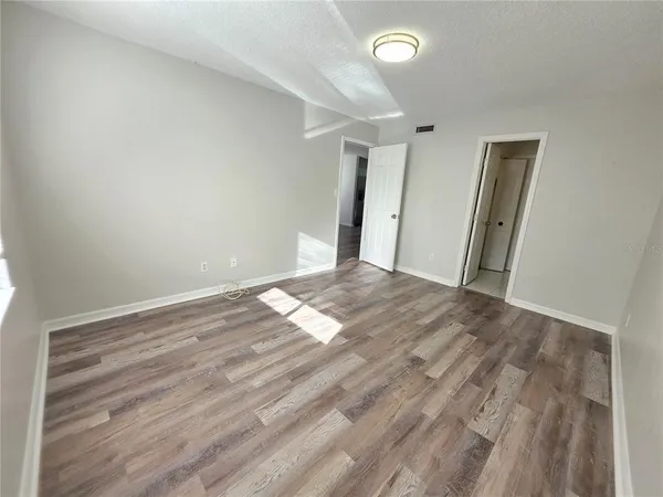 $124,900 | 7604 Abbey Lane, Unit 214, Tampa, FL 33617