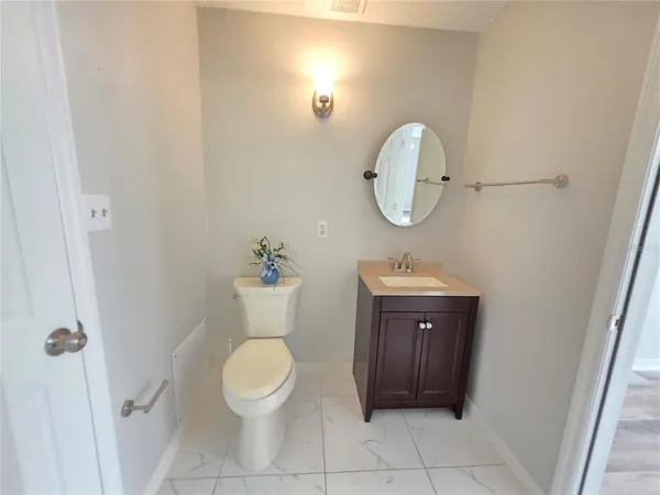 $124,900 | 7604 Abbey Lane, Unit 214, Tampa, FL 33617