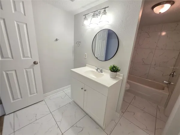 $124,900 | 7604 Abbey Lane, Unit 214, Tampa, FL 33617