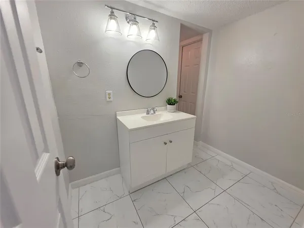 $124,900 | 7604 Abbey Lane, Unit 214, Tampa, FL 33617