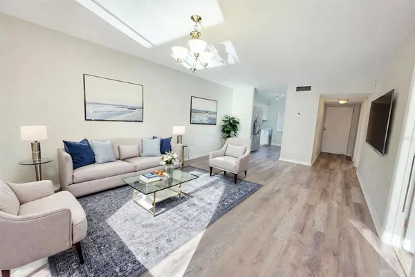 $124,900 | 7604 Abbey Lane, Unit 214, Tampa, FL 33617