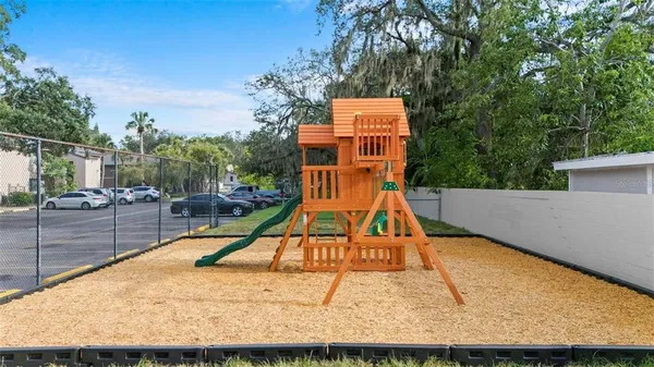 $124,900 | 7604 Abbey Lane, Unit 214, Tampa, FL 33617