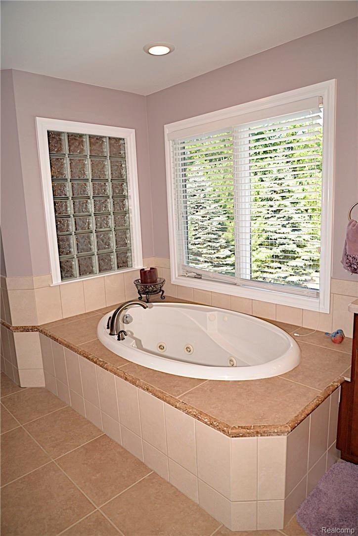 2475 Sundance Ridge Howell, MI 48843 - Photo 47 of 67 DSC_9318.jpg