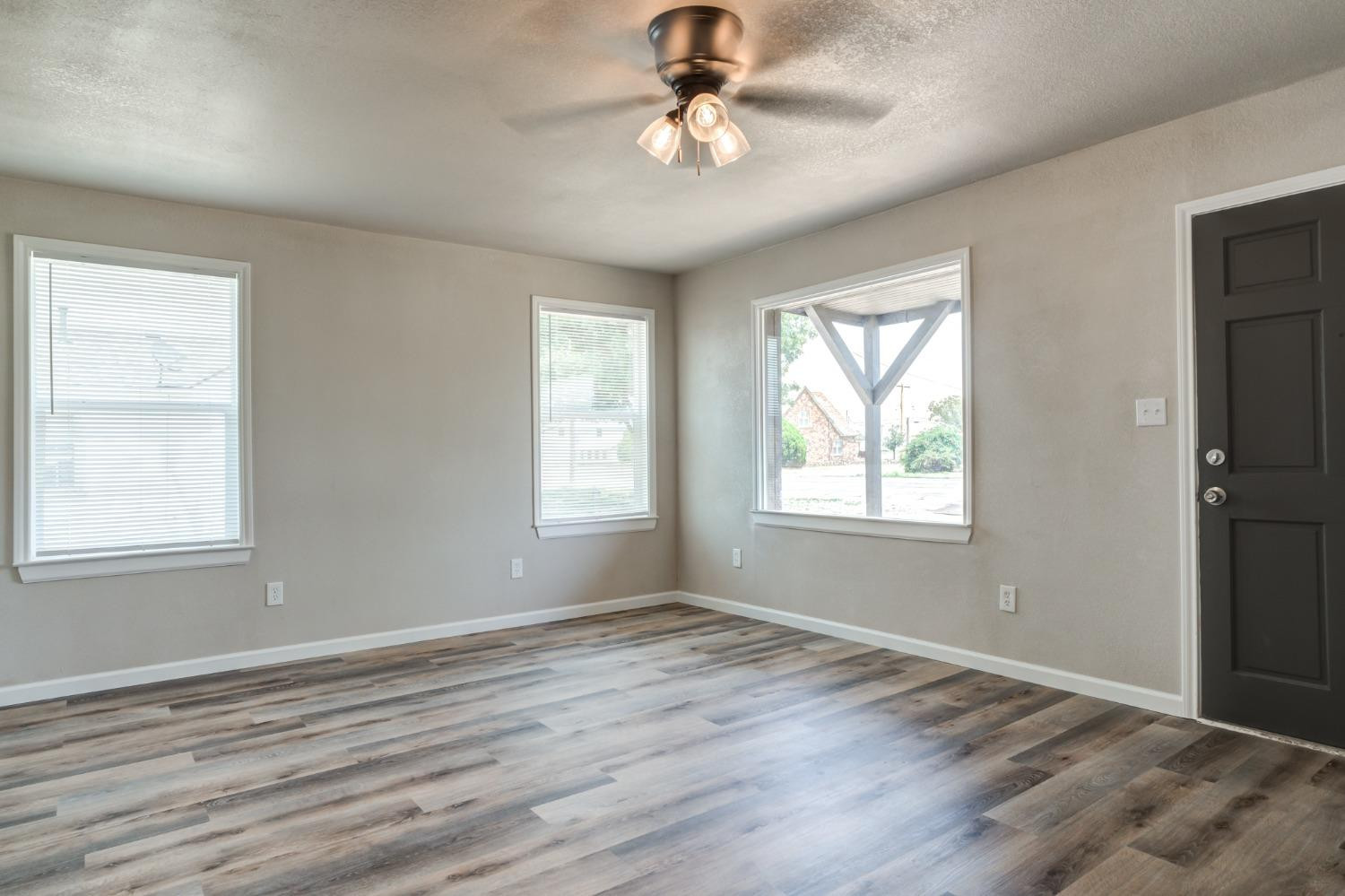 1307 Ave D Abernathy, TX 79311 - Photo 6 of 37 Photo 6