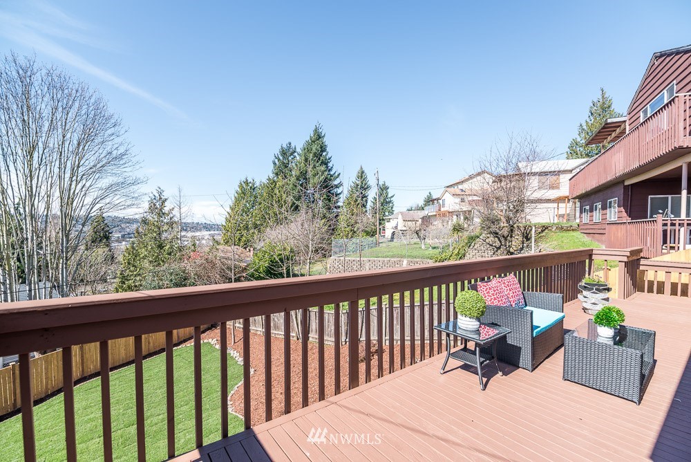 561 Bronson Place Northeast Renton, WA 98056 - Photo 22 of 25