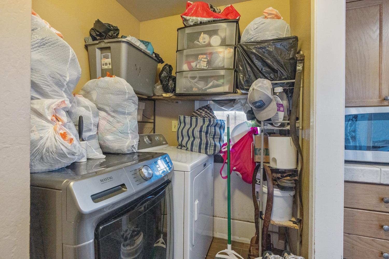 709 Ashlan Way Madera, CA 93638 - Photo 13 of 23 a view of walk in closet