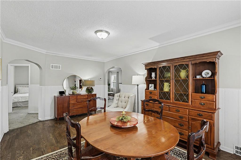 3705 Northeast Russell Rd. Kansas City, MO 64117 - Photo 4 of 35