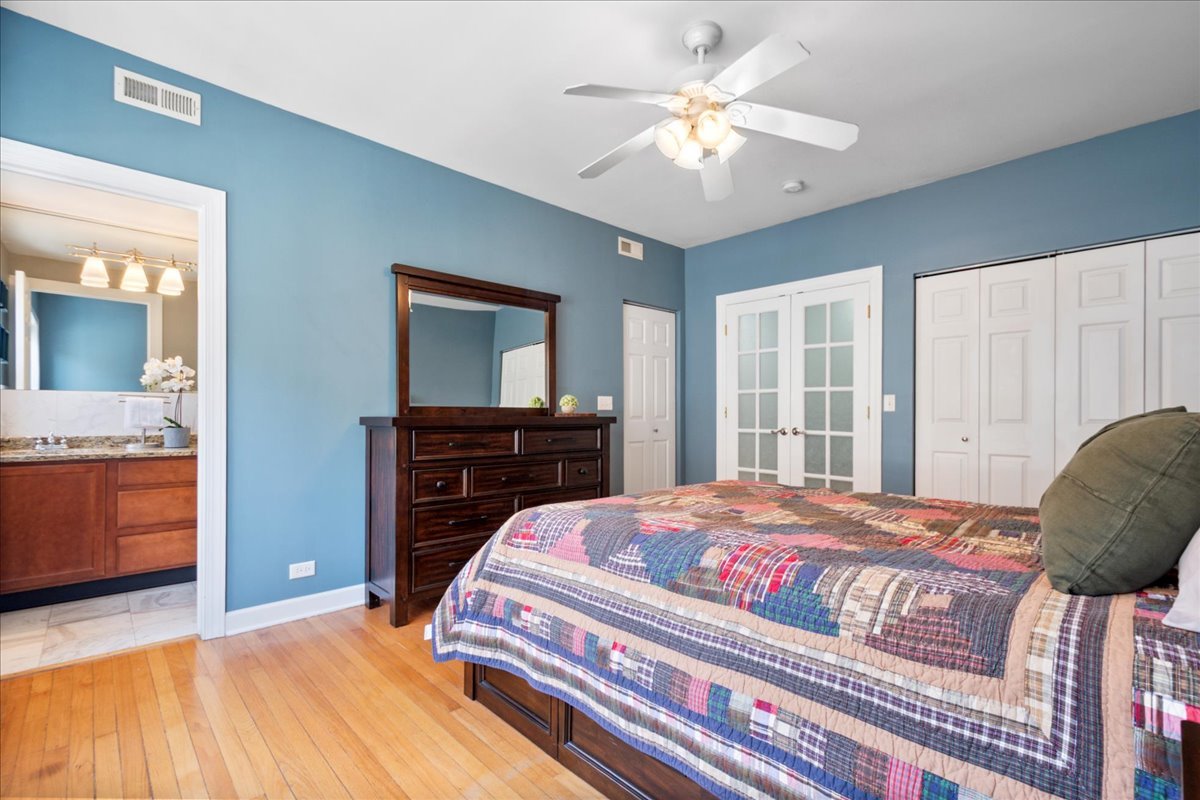 820 Dobson Street, Unit 3E Evanston, IL 60202 - Photo 12 of 19