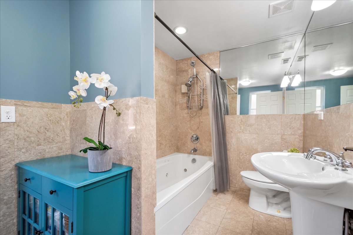 820 Dobson Street, Unit 3E Evanston, IL 60202 - Photo 7 of 19