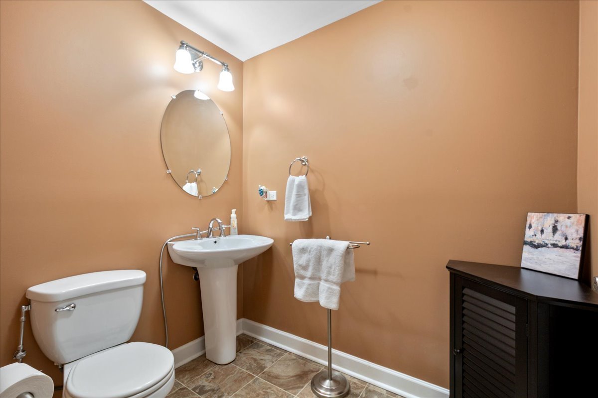 820 Dobson Street, Unit 3E Evanston, IL 60202 - Photo 10 of 19