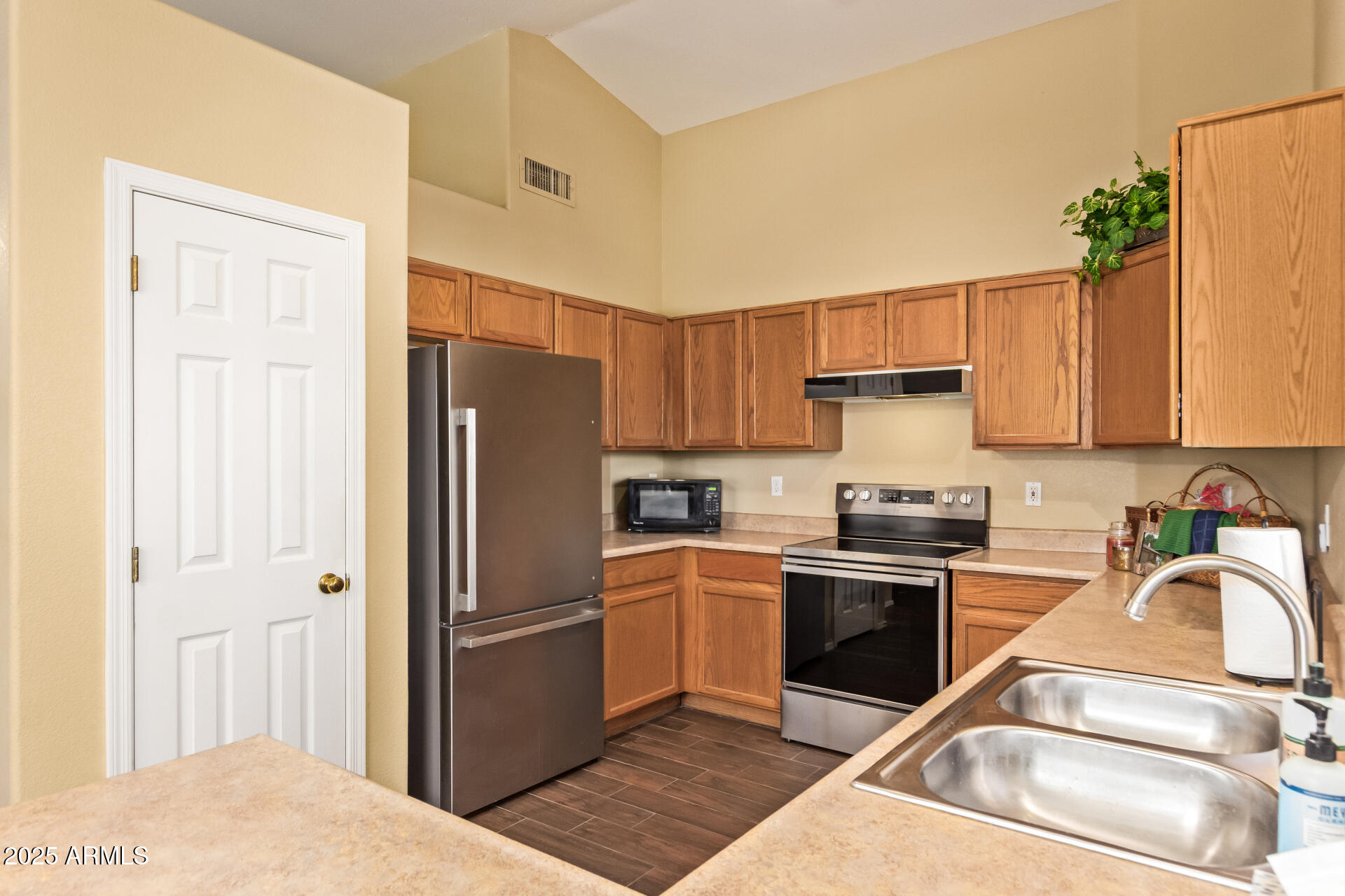 174 West Del Rio Street Gilbert, AZ 85233 - Photo 19 of 49 17 - Del Rio