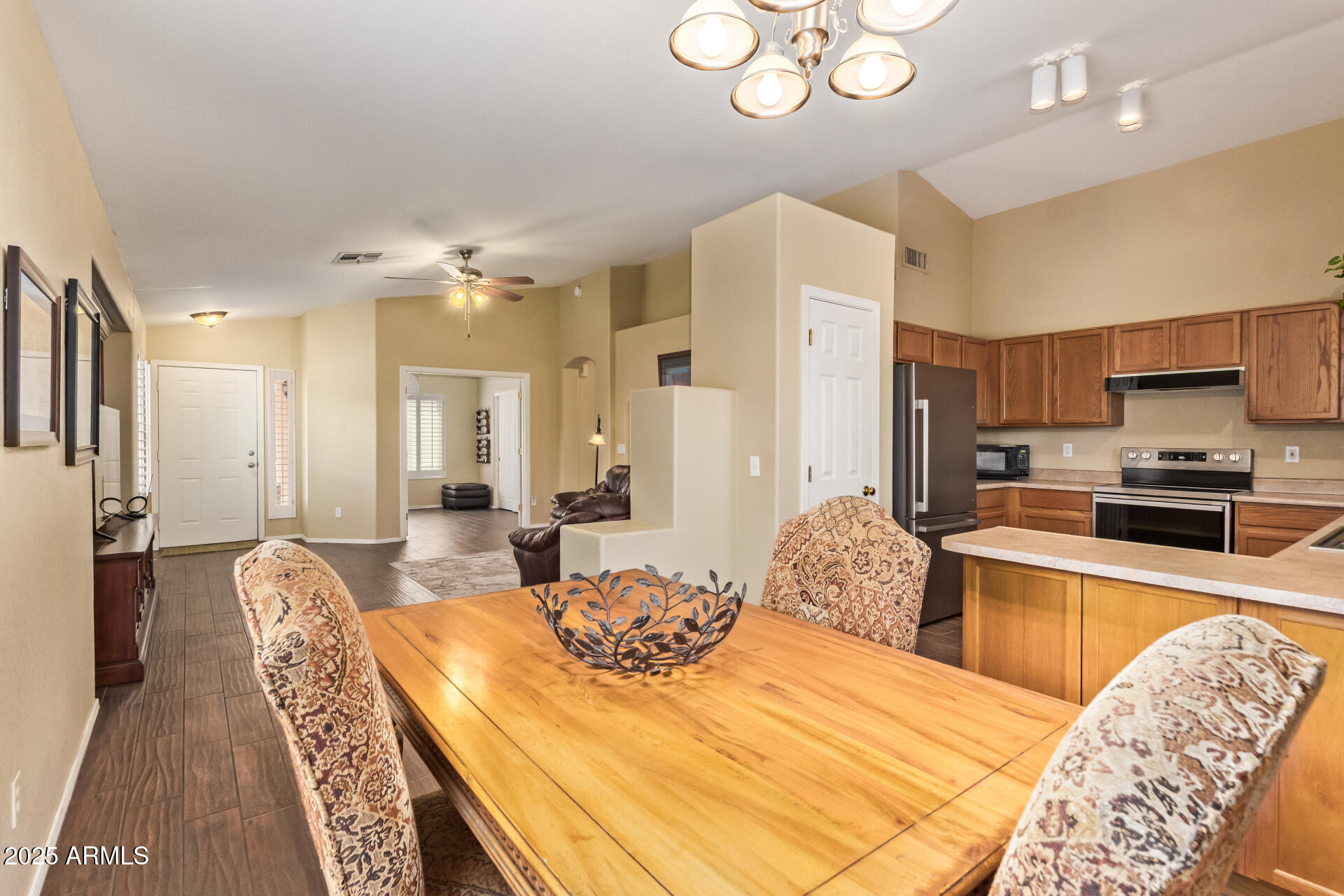 174 West Del Rio Street Gilbert, AZ 85233 - Photo 4 of 49 Breakfast nook