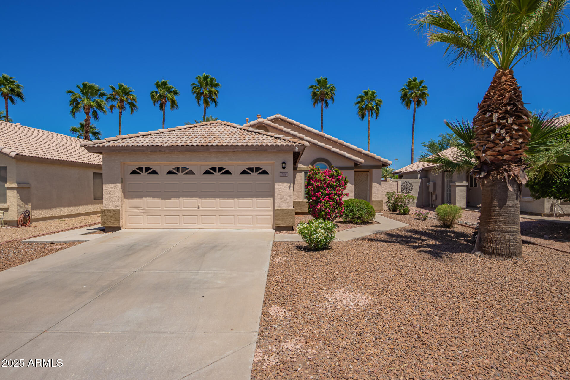 174 West Del Rio Street Gilbert, AZ 85233 - Photo 6 of 49 Front of home