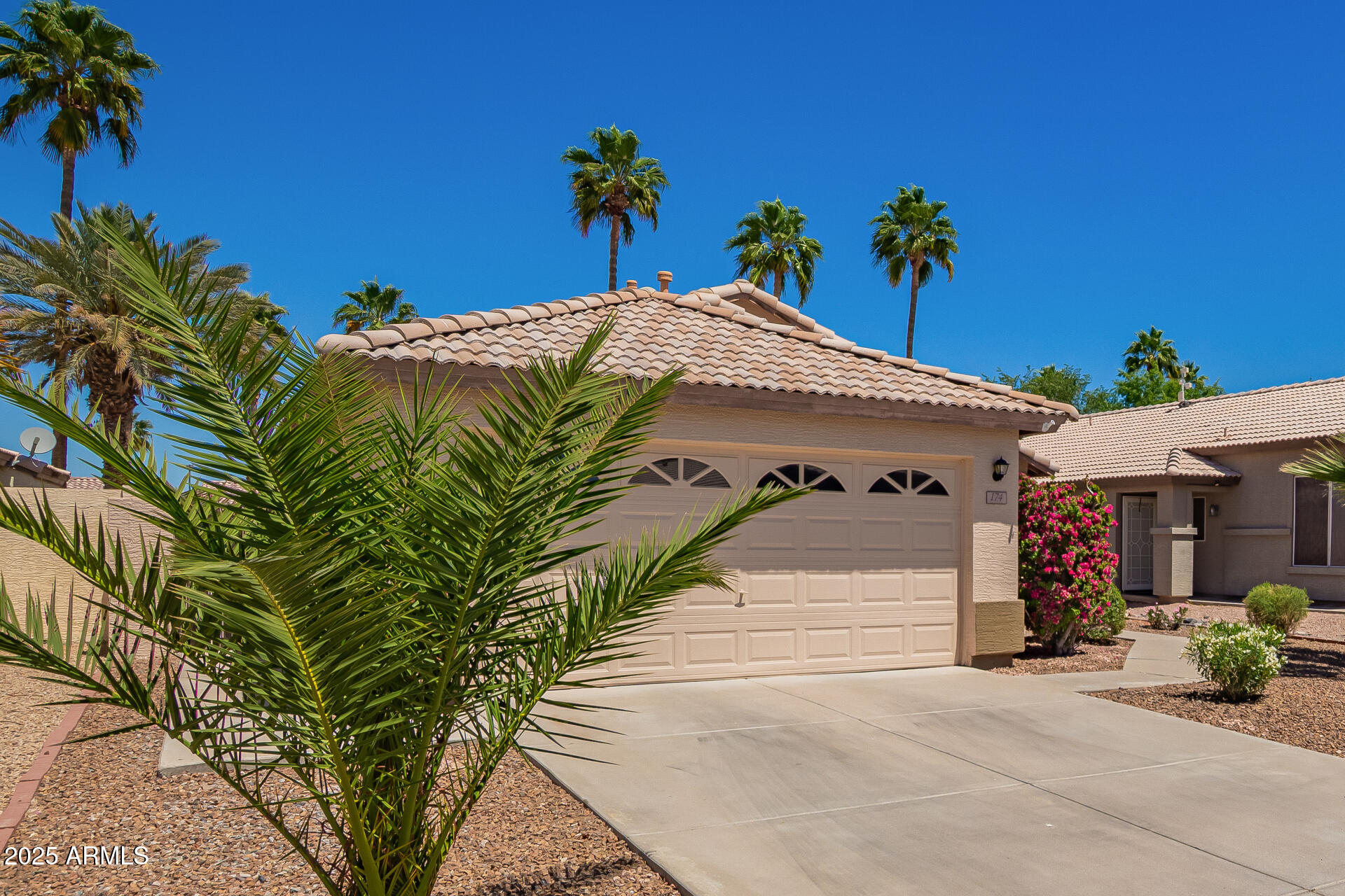 174 West Del Rio Street Gilbert, AZ 85233 - Photo 8 of 49 Front of home
