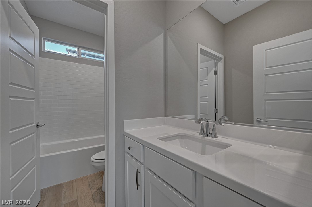 19 Strada Barbera Henderson, NV 89011 - Photo 31 of 53 secondary bath