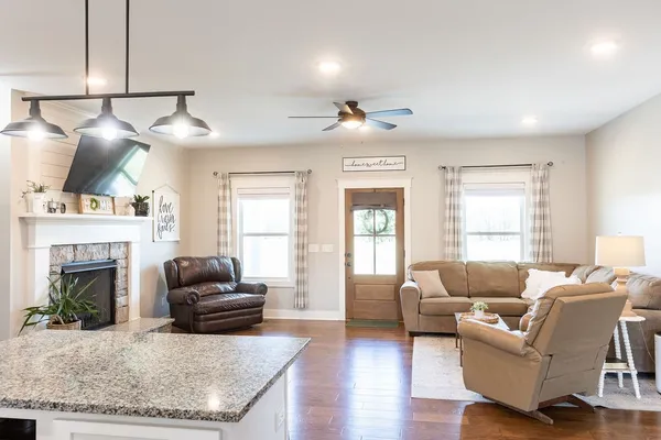 $779,900 | 1212 Smith Thompson Road, Bethpage, TN 37022