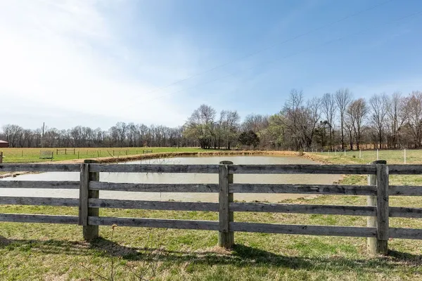 $779,900 | 1212 Smith Thompson Road, Bethpage, TN 37022