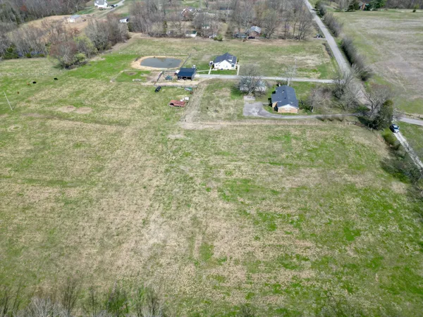 $779,900 | 1212 Smith Thompson Road, Bethpage, TN 37022