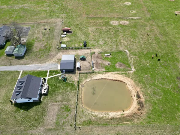 $779,900 | 1212 Smith Thompson Road, Bethpage, TN 37022