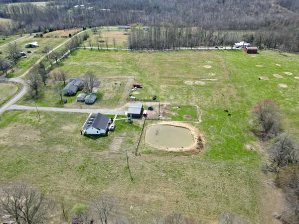 $779,900 | 1212 Smith Thompson Road, Bethpage, TN 37022