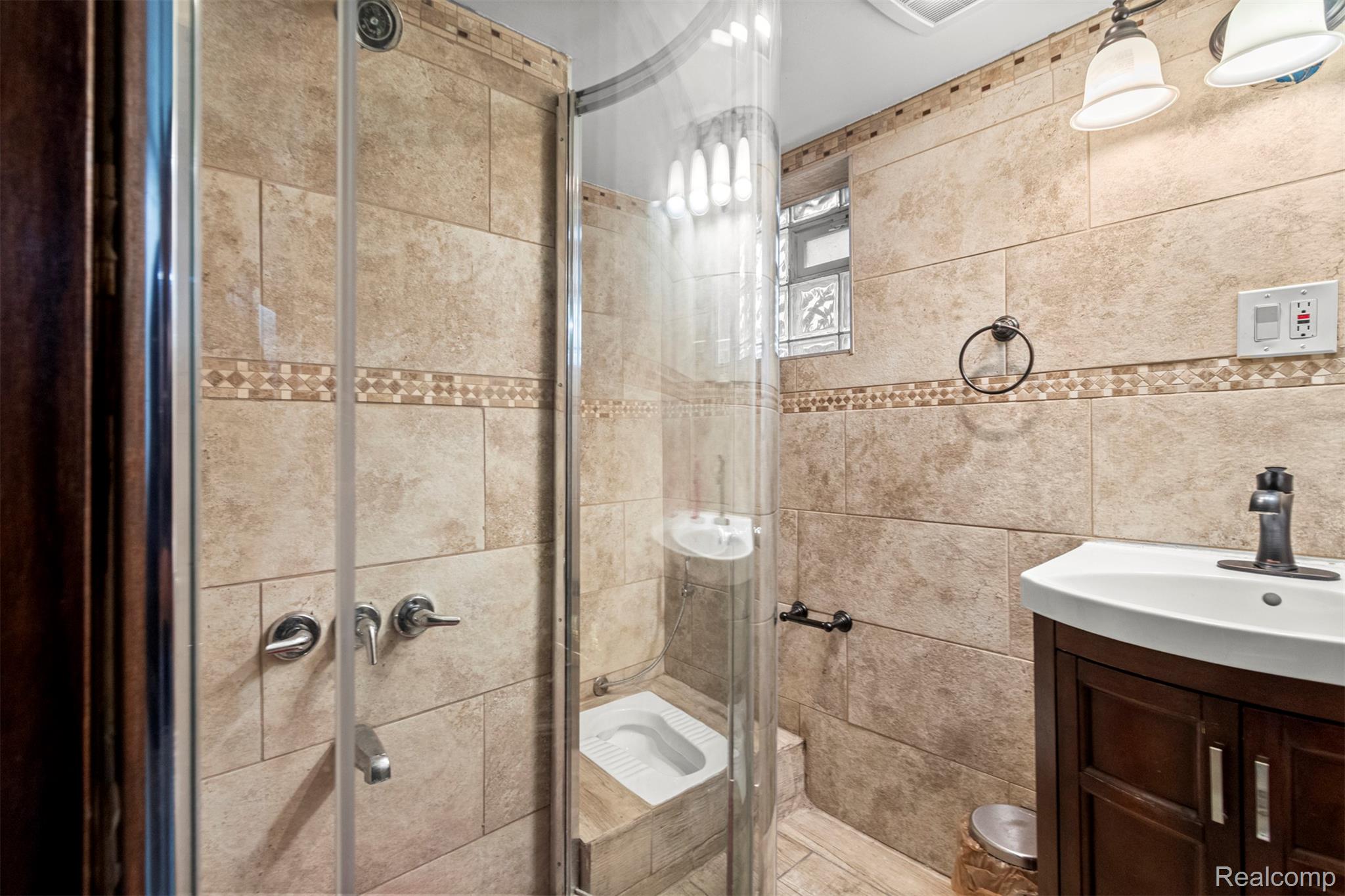 4836 Firestone Street Dearborn, MI 48126 - Photo 19 of 22 26.jpg