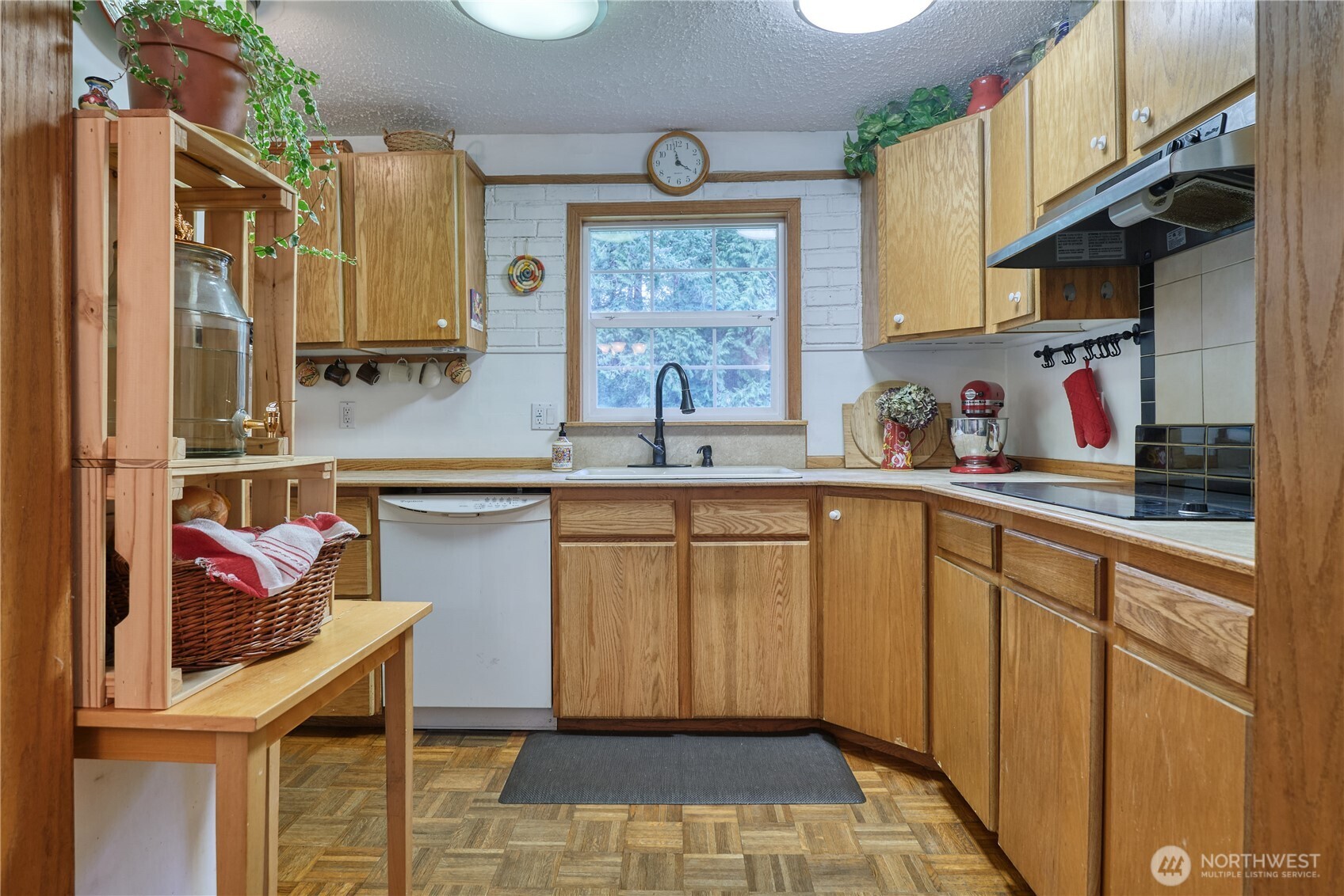1984 Johnson Road Point Roberts, WA 98281 - Photo 15 of 40 Gallery Image 15