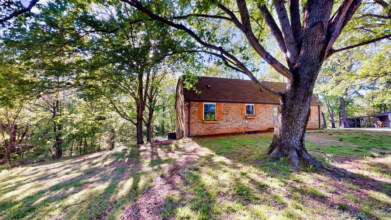 1034 Spring Creek Road Chapmansboro, TN 37035 - Photo 2 of 70 Gallery Image 2
