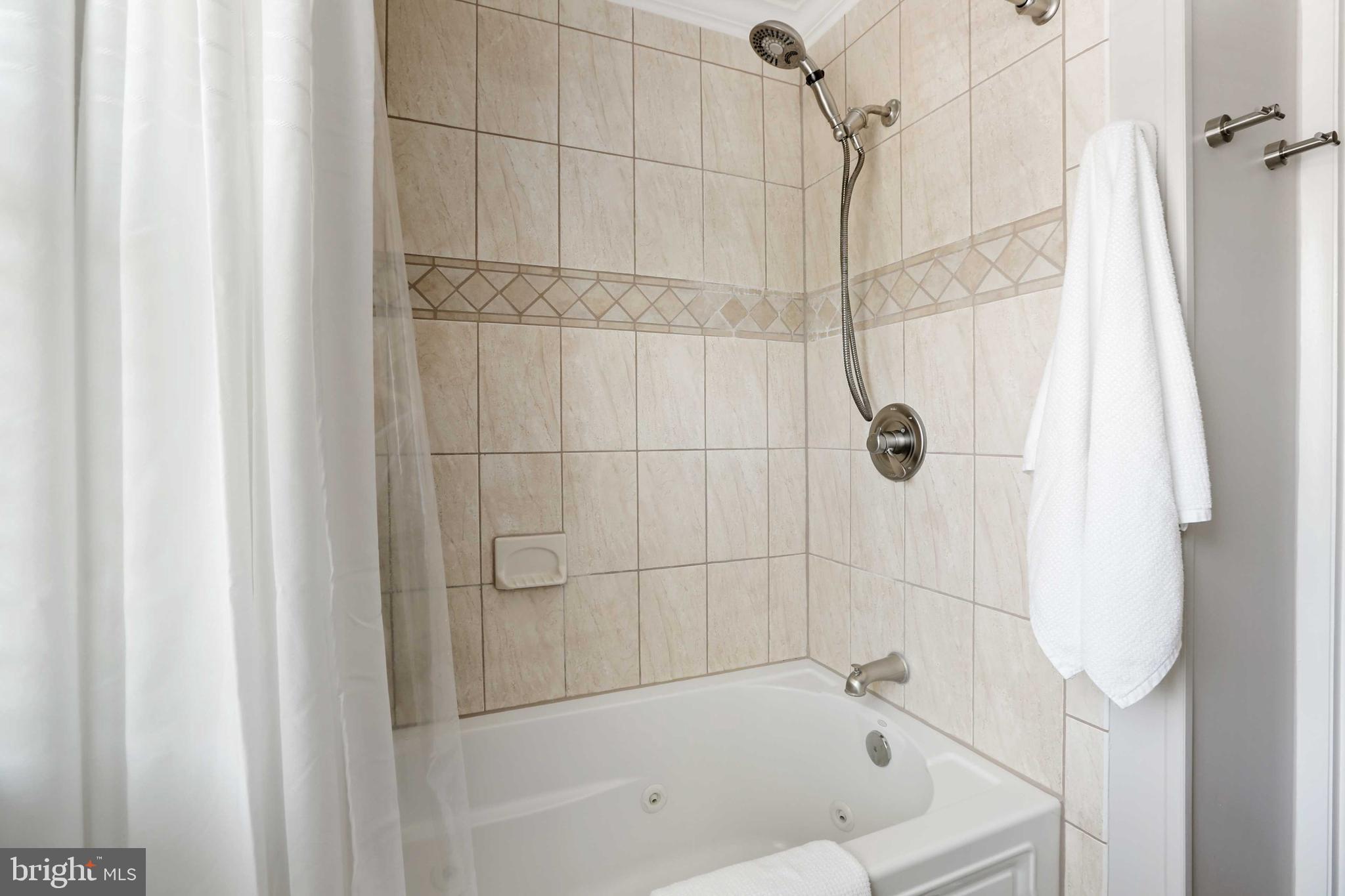 5809 Oakland Road Halethorpe, MD 21227 - Photo 23 of 31 Bath