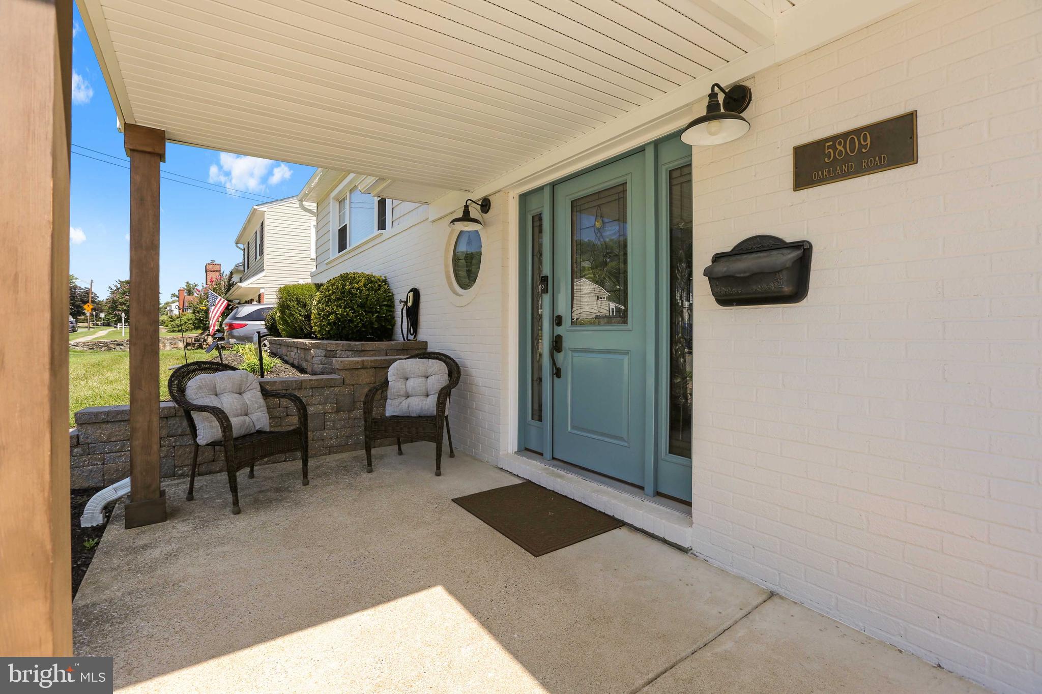 5809 Oakland Road Halethorpe, MD 21227 - Photo 4 of 31 Front Porch