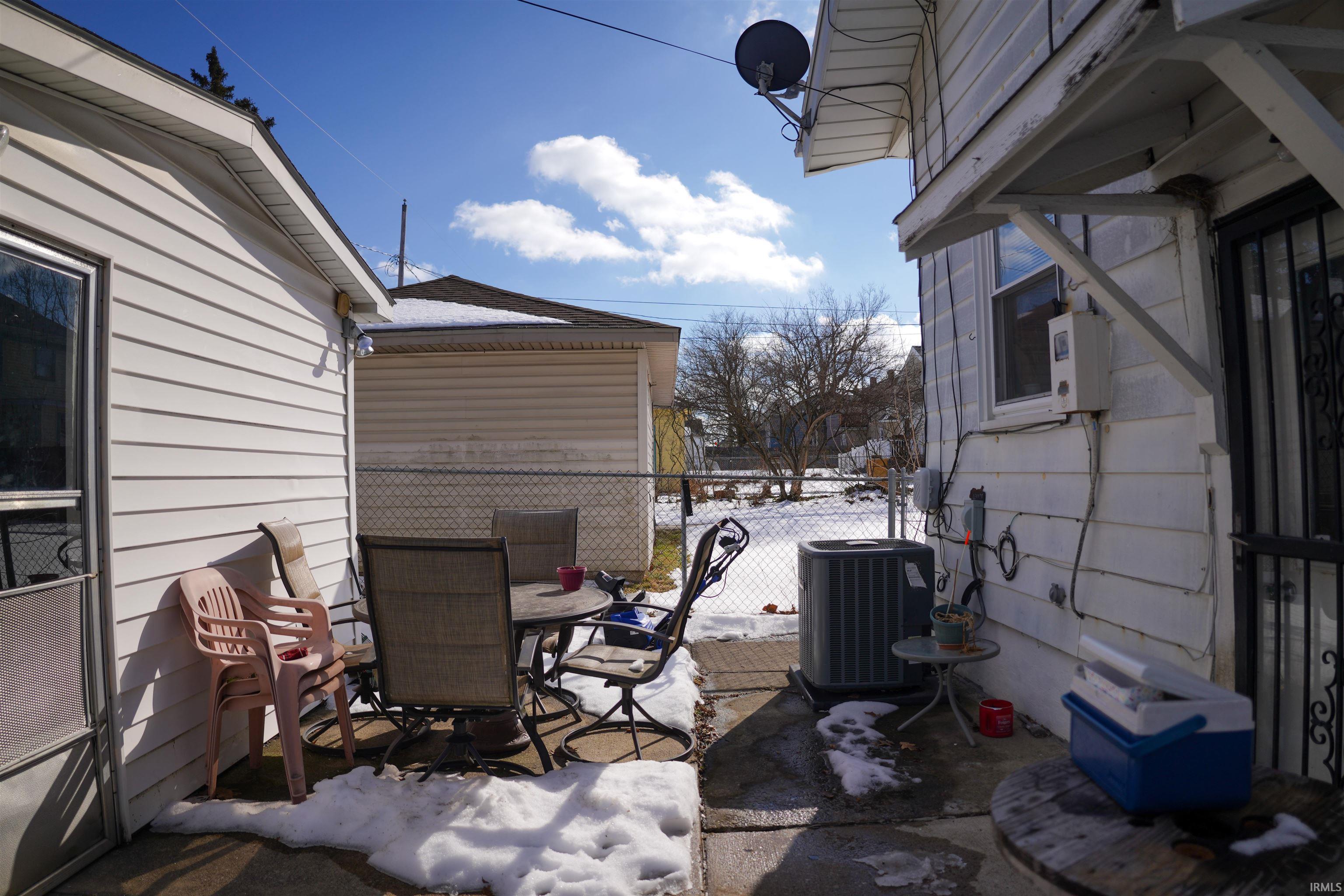 2728 Crescent Avenue Fort Wayne, IN 46805 - Photo 4 of 15